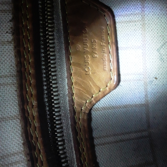 Louis Vuitton and chanel purze - Picture 3 of 7